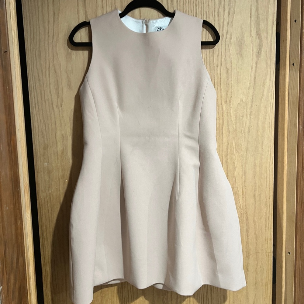 Zara Light Pink Voluminous Sleeveless Dress